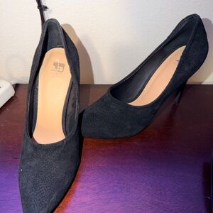 Elegant Black Suede Women's Pumps